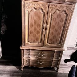 Dresser Armoir Beauty Like New