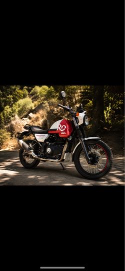2023 Royal Enfield Scram 411 – ONLY 370 MILES – Rare Colorway