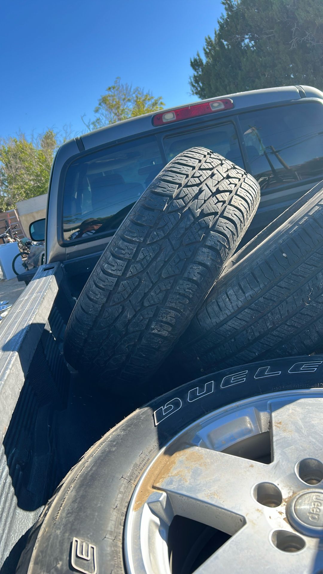 245-70R18 Jeep 5 Bolt   5 Rims And Tires $200 All