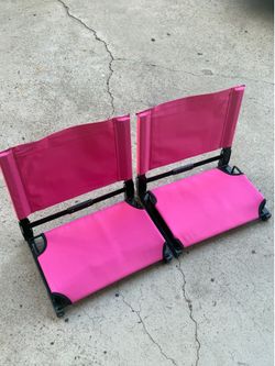 Stadium folding chairs