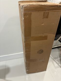 Arbolito de navidad solo se usó el año pasado de 6 pies