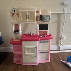 play kitchen 