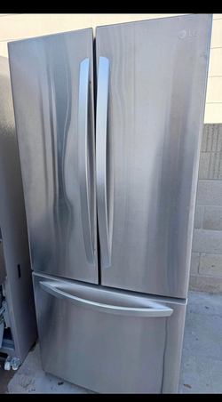 LG Stainless French Door Refrigerator — Bottom Freezer, No Dispenser