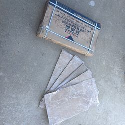 4 white boxes and 5 brown tiles