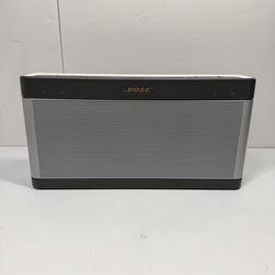 Bose SoundLink III Bluetooth Speaker (Original Charger, Great Condition)