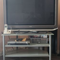 43in. TOSHIBA TV, TV STAND, PANASONIC 5 DISC CD Player, Radio,surround Sound System  
