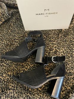 Marc Fisher LTD Vixen Cutout Suede Sandals Black Size 8 for