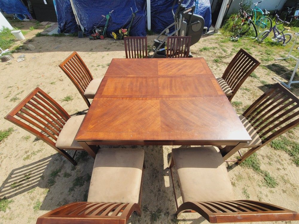 Nice Pub Height Dining Table Set.
