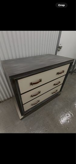 Modern 3 drawer quality Dresser