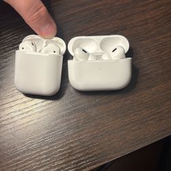 Like New Ear Pods Both 