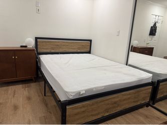Like New Full Size Bed Frame and Mattress