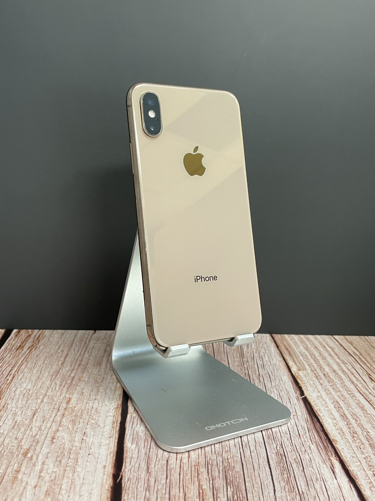 iPhone XS - Unlocked - 64GB