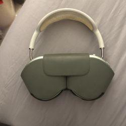 AirPod Pro Max