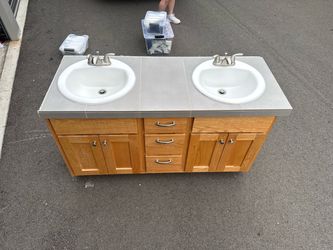Bathroom 2 Sink Vanity