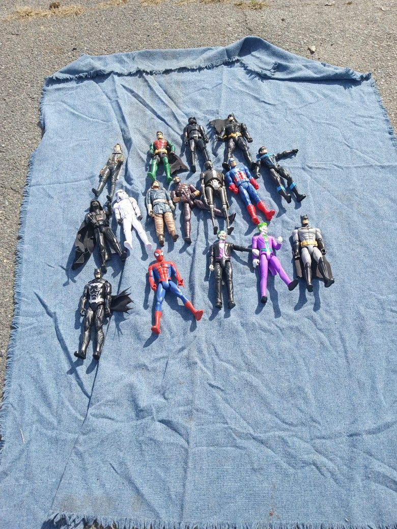 16 Mix Batch Star Wars And Action Figures