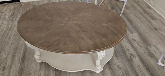 Center/Cocktail Table