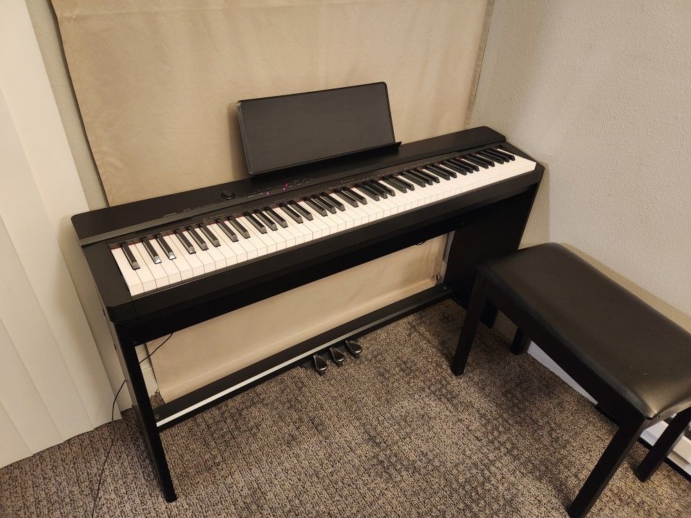 Casio Privia PX-135 digital piano/piano/keyboard