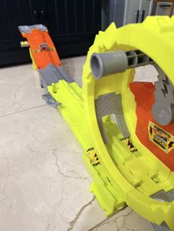 Hot Wheels Monster Truck Race And Chase Playset