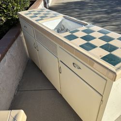 Cabinet And Countertop With Sink 