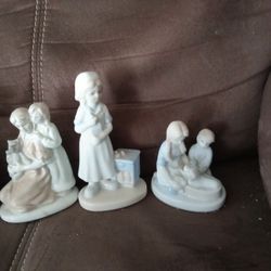 6 Figurines In Good Condition And Just Need To Sell Them Today