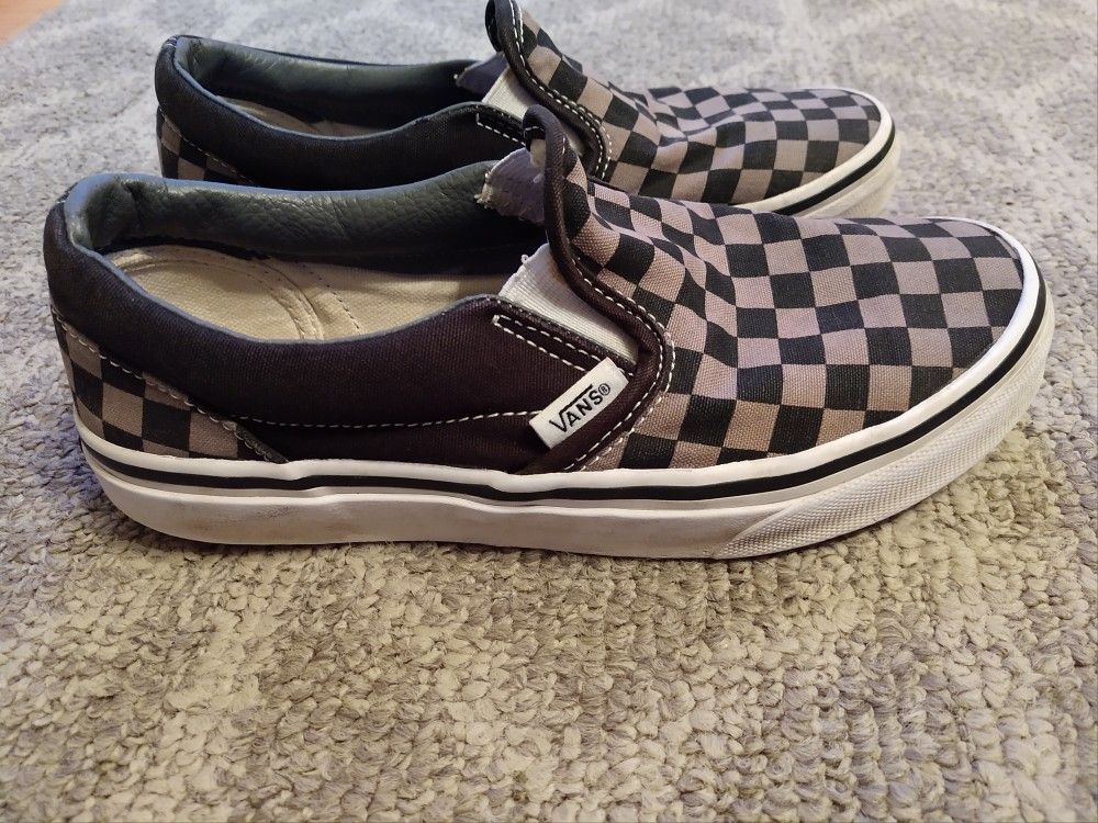 Boys Vans slip on shoes