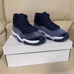 Jordan 11 Midnight Navy Velvet 2022 Men's Size 8.5 Woman’s 10 New