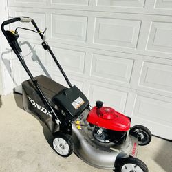 Honda Gas Lawnmower 