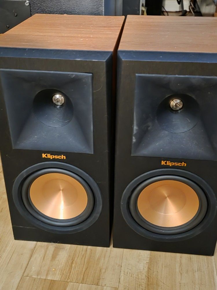 Klipsch RP-160M With Speaker Stands