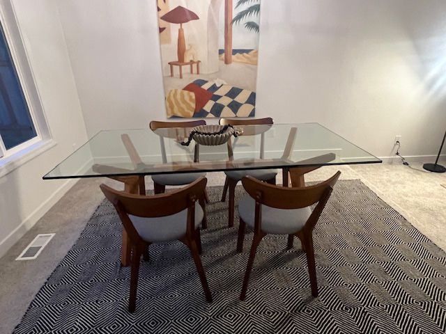 Modern Dining Room Table And Chairs With Rug