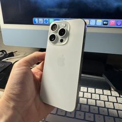 Apple iPhone 15 Pro 512GB Unlocked to any carrier! 90 day warranty! We offer financing!