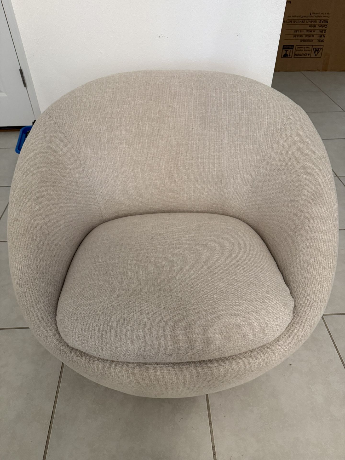 Living room chair / furniture