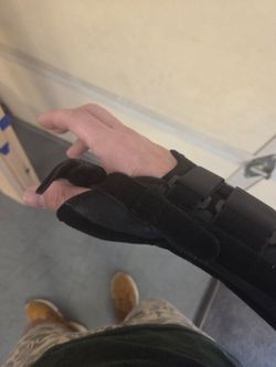 Hand/wrist support brace medical grade