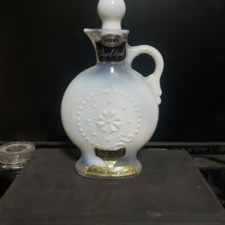 1957 Milk Glass Jim Beam Whiskey Liquor Bottle Decanter Cork Stopper D 334

Jim Beam

