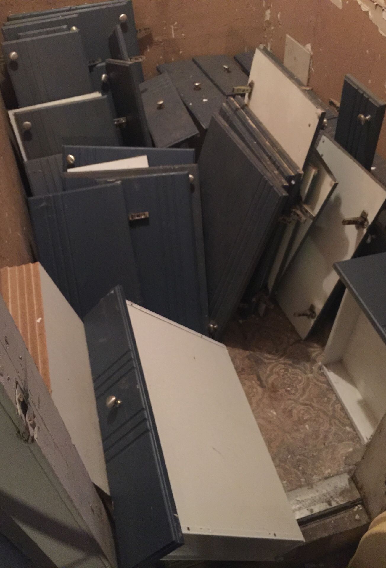 FREE! Kitchen drawers & cabinet doors with stainless steel knobs, and shelves...