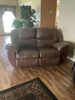 Double seat Leather recliner  great condition