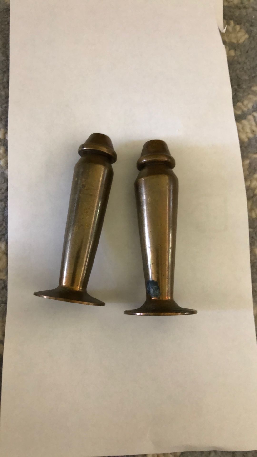 Salt And Pepper Shakers D9