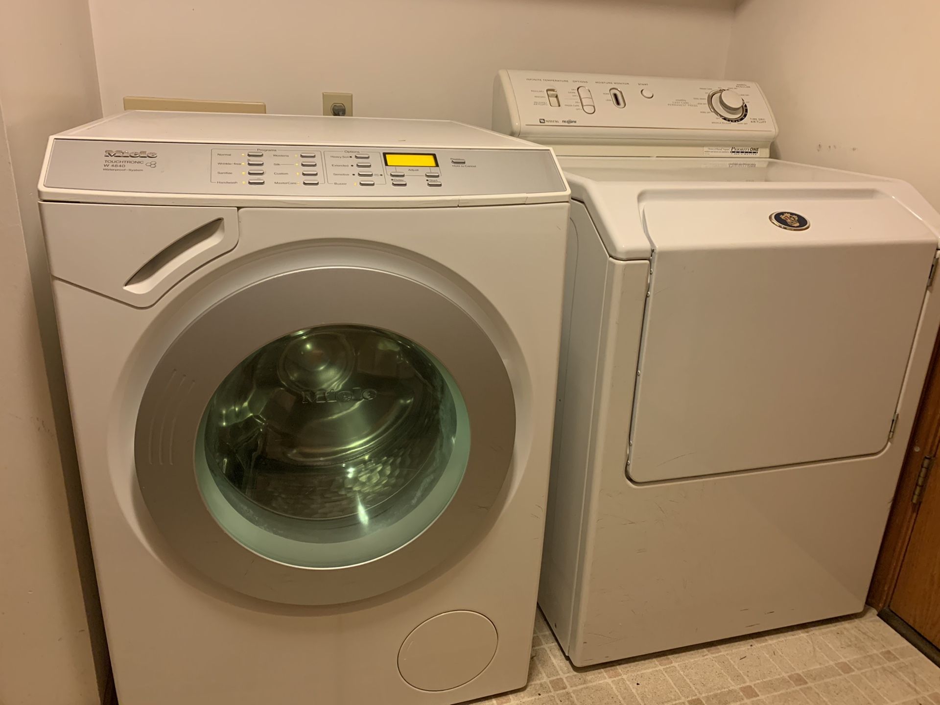 Miele Front load Washer (w/ free Dryer) - excellent condition