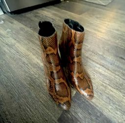 Dolce Vita Boots 6.5