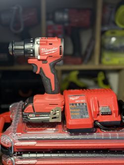Milwaukee M18 18V Lithium-lon Brushless Cordless 1/2 in. Compact Drill/Driver With 2.0 M18 Battery And Charger 