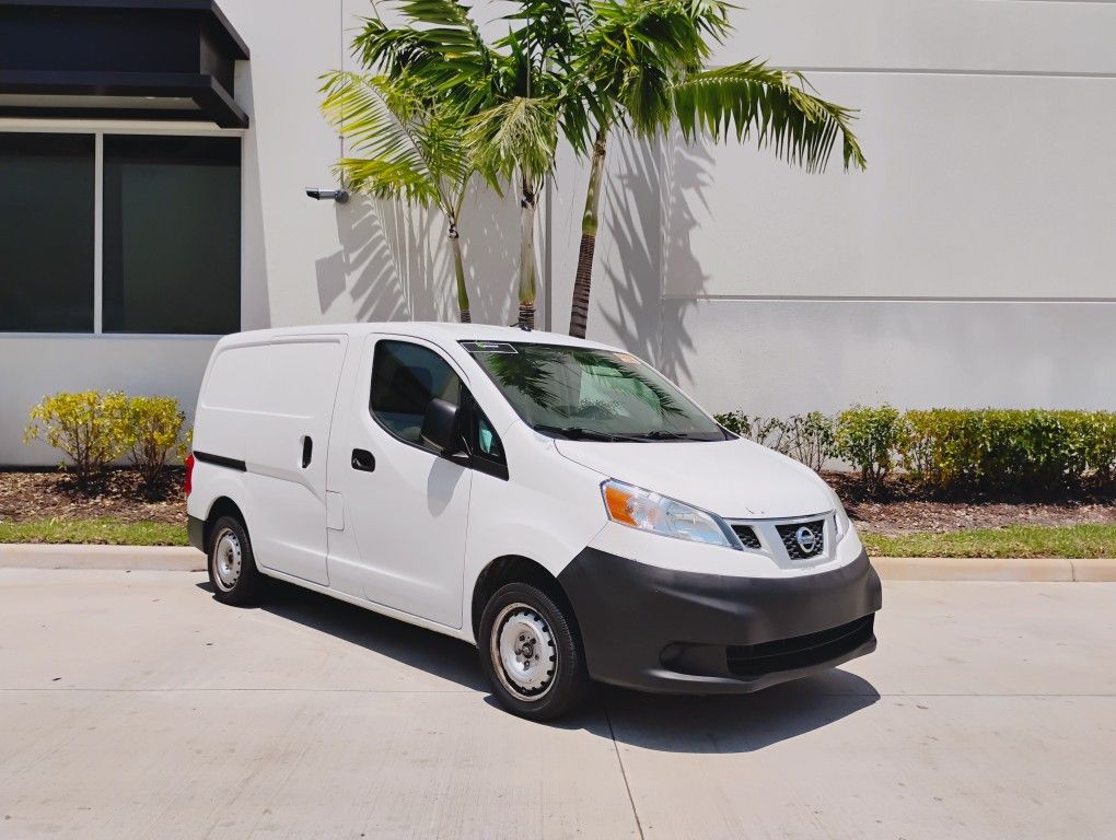 2014 NISSAN NV200 CARGO VAN 