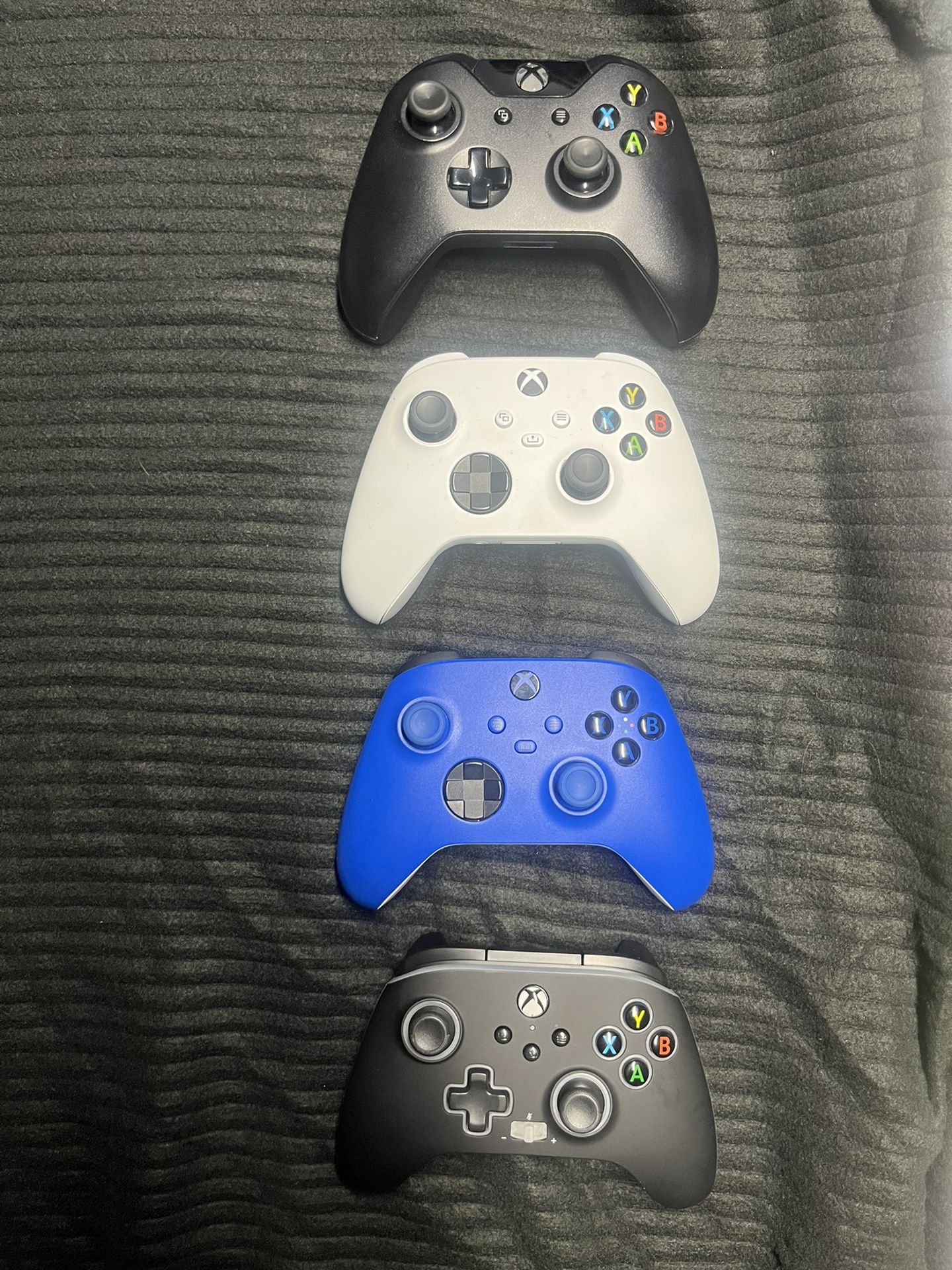 Bundle Gaming Setup, Xbox Series S, Gaming Desk, Gaming Curved Screen, 2TB  External Storage, 3 Controllers, Gaming Chair for Sale in Nicholson, GA -  OfferUp