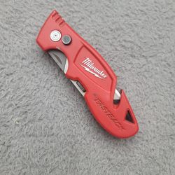 Milwaukee fastback folding utility knife 48-22-1903 - used 
