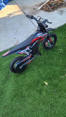 Razor Dirt Rocket MX125 Electric-Powered Dirt Bike - Black with Decal Included, for Child 5+