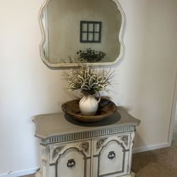 Antique Entryway Table/sideboard/tv Stand W/mirror
