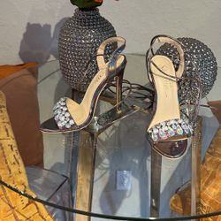 Size 7 Metallic Like New 