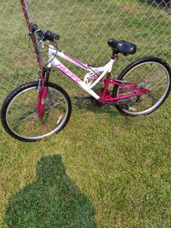 Trail Runner Bicycle Bike Huffy 18 Speed 