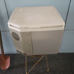 Igloo Kool Mate Plug In Cooler 