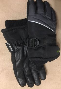 Under amour water proof youth gloves M