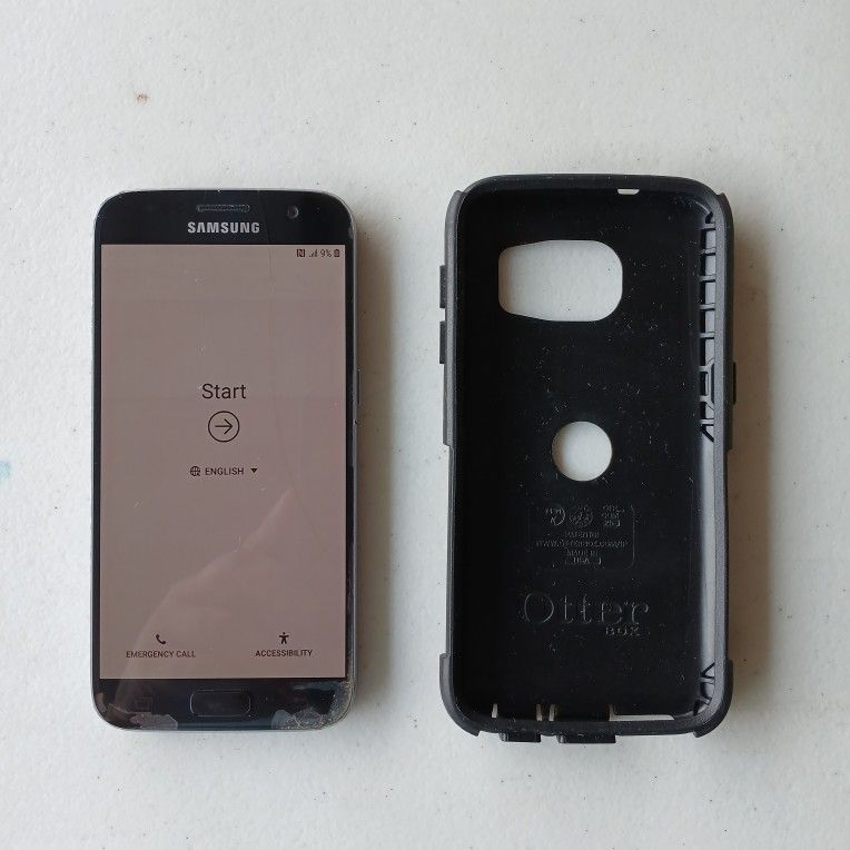 Samsung Galaxy S7 with Otter Box Case