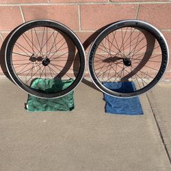 Trek Bontrager Aeolus Comp Wheelset 50mm 700c Clincher Aluminum Carbon Fiber 